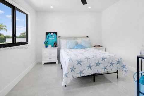 Casa en venta en Miami, Florida, 5 dormitorios, 348.76 m2 № 2081334 - foto 20