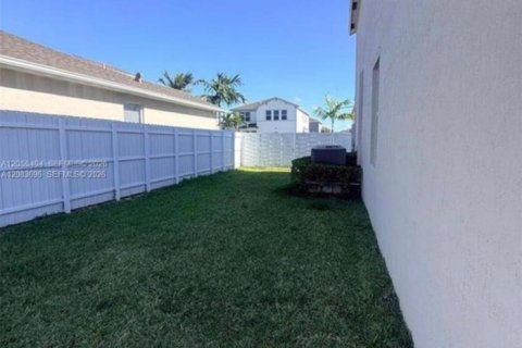 Casa en venta en Homestead, Florida, 4 dormitorios, 248.98 m2 № 2352131 - foto 25