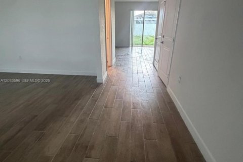 Casa en venta en Homestead, Florida, 4 dormitorios, 248.98 m2 № 2352131 - foto 11