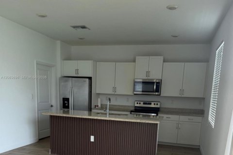 Casa en venta en Homestead, Florida, 4 dormitorios, 248.98 m2 № 2352131 - foto 3