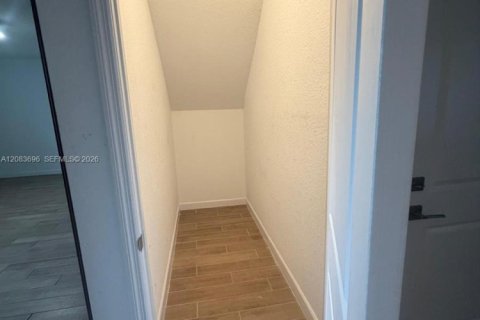 Casa en venta en Homestead, Florida, 4 dormitorios, 248.98 m2 № 2352131 - foto 13