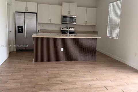 Casa en venta en Homestead, Florida, 4 dormitorios, 248.98 m2 № 2352131 - foto 4