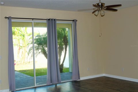 House in Orlando, Florida 4 bedrooms, 188.31 sq.m. № 1552609 - photo 12