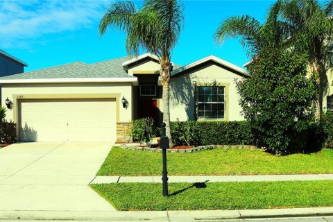 House in Orlando, Florida 4 bedrooms, 188.31 sq.m. № 1552609 - photo 1