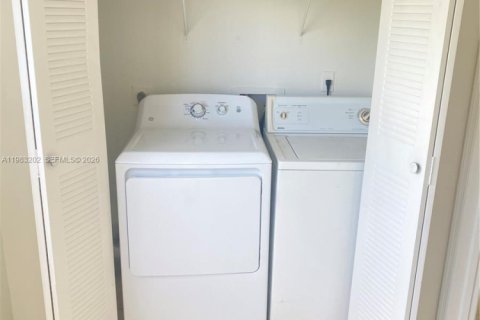 Copropriété à louer à Margate, Floride: 1 chambre, 66.15 m2 № 2048469 - photo 8