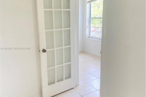 Copropriété à louer à Margate, Floride: 1 chambre, 66.15 m2 № 2048469 - photo 2