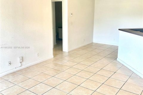 Copropriété à louer à Margate, Floride: 1 chambre, 66.15 m2 № 2048469 - photo 10