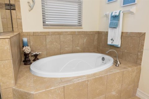 House in Nokomis, Florida 3 bedrooms, 167.78 sq.m. № 2107377 - photo 29