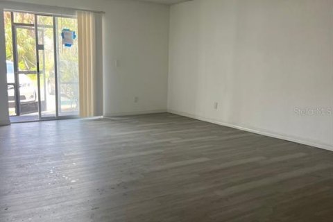 Condo in Port Richey, Florida, 1 bedroom  № 2229226 - photo 6