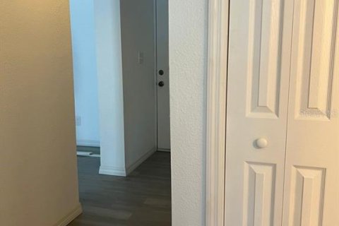 Condo in Port Richey, Florida, 1 bedroom  № 2229226 - photo 4