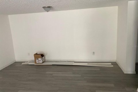 Condo in Port Richey, Florida, 1 bedroom  № 2229226 - photo 8