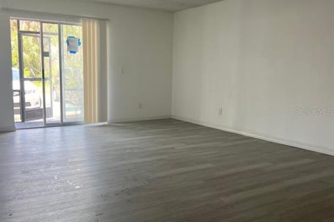 Condo in Port Richey, Florida, 1 bedroom  № 2229226 - photo 5