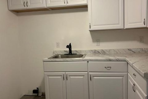 Condo in Port Richey, Florida, 1 bedroom  № 2229226 - photo 9