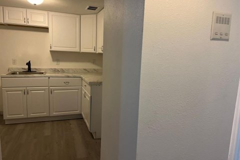 Condo in Port Richey, Florida, 1 bedroom  № 2229226 - photo 10