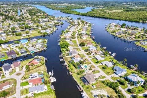 Terrain à Fort Myers, Floride № 2116783