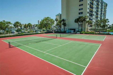 Condo in Saint Pete Beach, Florida, 3 bedrooms  № 1899629 - photo 30