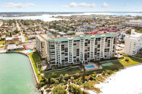 Condominio en alquiler en Saint Pete Beach, Florida, 3 dormitorios, 169.55 m2 № 1899629 - foto 26
