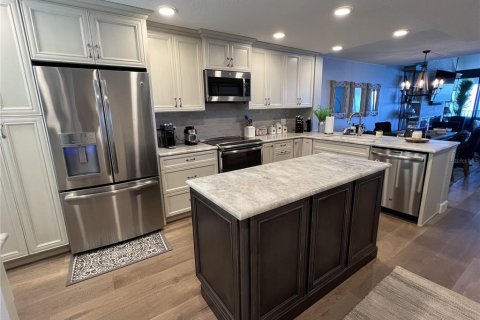 Condominio en alquiler en Saint Pete Beach, Florida, 3 dormitorios, 169.55 m2 № 1899629 - foto 10