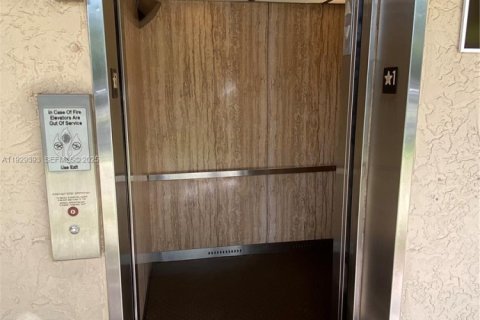 Copropriété à louer à Plantation, Floride: 2 chambres, 87.33 m2 № 1987655 - photo 5