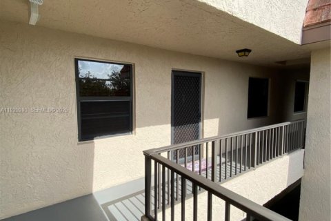 Copropriété à louer à Plantation, Floride: 2 chambres, 87.33 m2 № 1987655 - photo 6