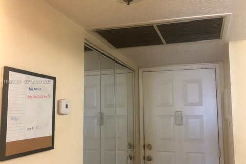 Copropriété à louer à Plantation, Floride: 2 chambres, 87.33 m2 № 1987655 - photo 4