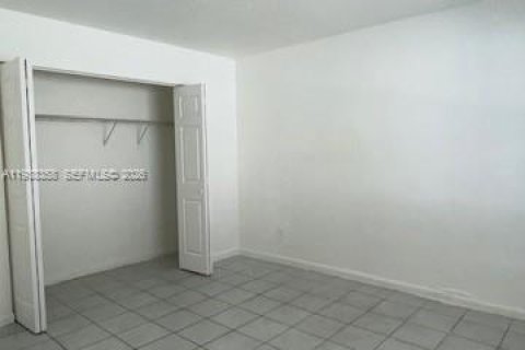 Купить коммерческую недвижимость в Форт-Лодердейл, Флорида 125.42м2, № 1996033 - фото 6