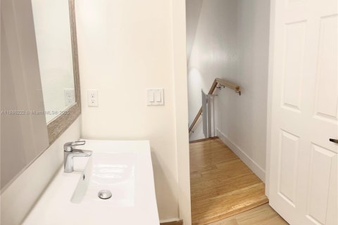 Touwnhouse à vendre à Miramar, Floride: 3 chambres, 163.51 m2 № 1946934 - photo 10