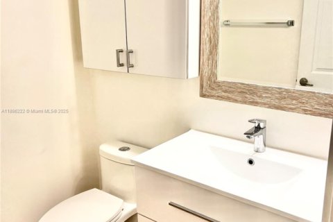 Touwnhouse à vendre à Miramar, Floride: 3 chambres, 163.51 m2 № 1946934 - photo 11