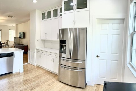 Touwnhouse à vendre à Miramar, Floride: 3 chambres, 163.51 m2 № 1946934 - photo 3