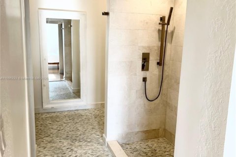 Touwnhouse à vendre à Miramar, Floride: 3 chambres, 163.51 m2 № 1946934 - photo 15