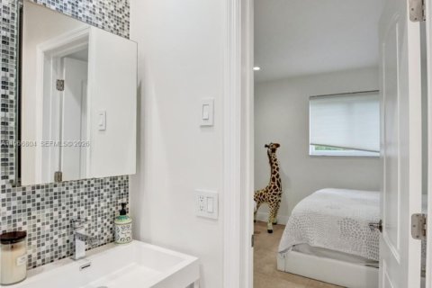 Casa en alquiler en Hollywood, Florida, 3 dormitorios, 184.23 m2 № 2028991 - foto 21