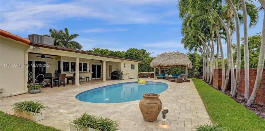 Casa en Hollywood, Florida 3 dormitorios, 184.23 m2 № 2028991