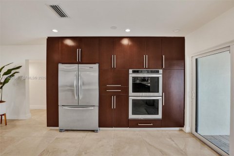 Casa en alquiler en Hollywood, Florida, 3 dormitorios, 184.23 m2 № 2028991 - foto 6