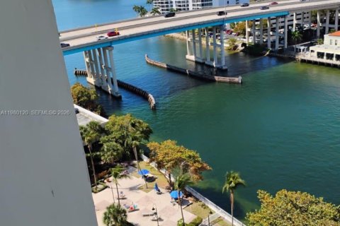 Condo à Sunny Isles Beach, Floride, 1 chambre  № 2079861