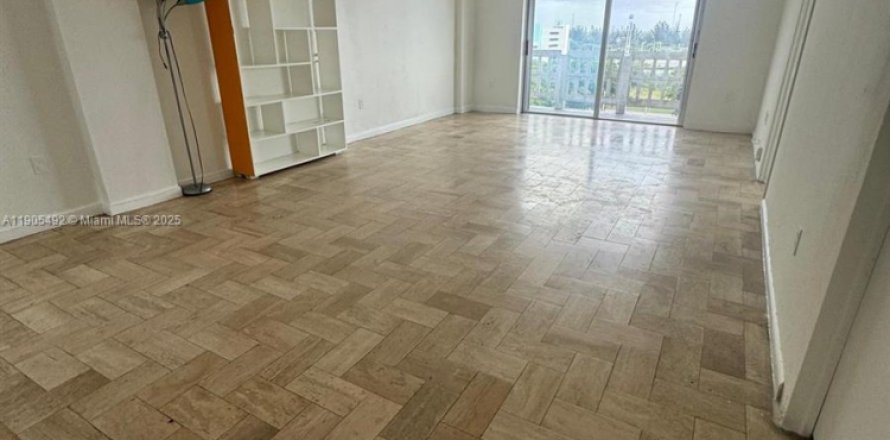 Condominio en Miami, Florida, 2 dormitorios № 1956201