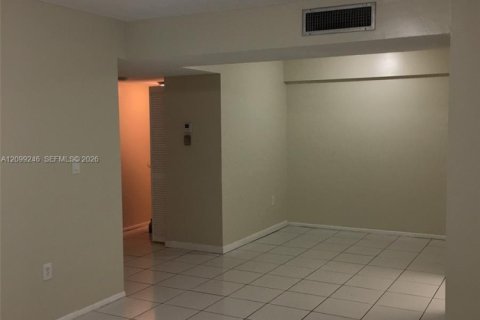 Copropriété à louer à Lauderhill, Floride: 2 chambres, 94.39 m2 № 2394687 - photo 5