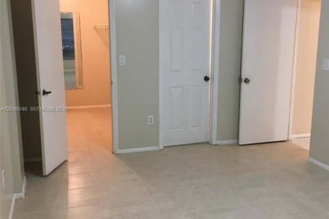 Copropriété à louer à Lauderhill, Floride: 2 chambres, 94.39 m2 № 2394687 - photo 12