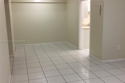 Copropriété à louer à Lauderhill, Floride: 2 chambres, 94.39 m2 № 2394687 - photo 6