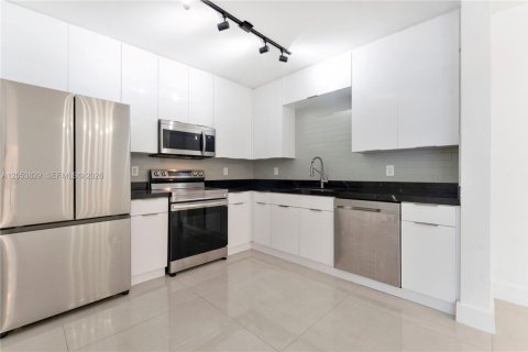 Immobilier commercial à vendre à Miami, Floride: 124.95 m2 № 2244065 - photo 18