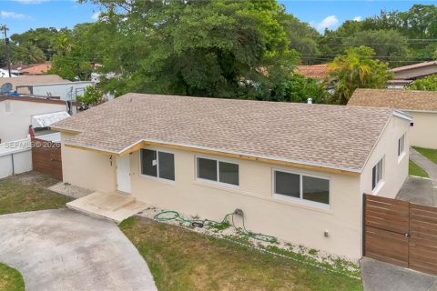 Immobilier commercial à vendre à Miami, Floride: 124.95 m2 № 2244065 - photo 5