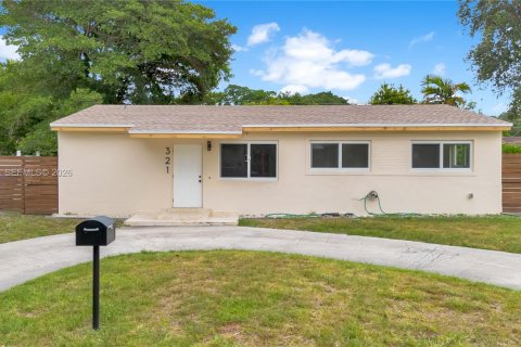 Immobilier commercial à Miami, Floride 124.95 m2 № 2244065