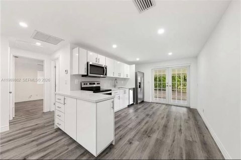 Casa en alquiler en Dania Beach, Florida, 2 dormitorios, 92.62 m2 № 2030681 - foto 3