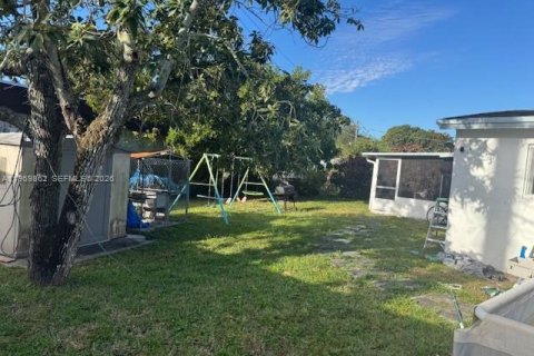 Casa en alquiler en Dania Beach, Florida, 2 dormitorios, 92.62 m2 № 2030681 - foto 10