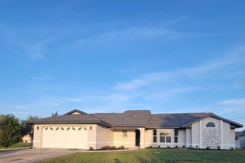 Casa en venta en Port Charlotte, Florida, 3 dormitorios, 163.69 m2 № 1508270 - foto 1