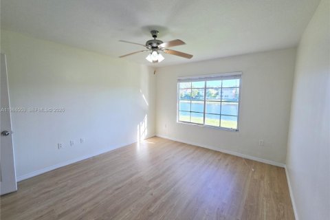 Copropriété à vendre à West Palm Beach, Floride: 2 chambres, 98.48 m2 № 2081320 - photo 10