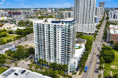 Condo in Miami, Florida, 1 bedroom № 2086156