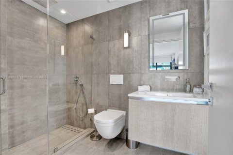 Condo in Miami Beach, Florida, 3 bedrooms  № 1864955 - photo 16