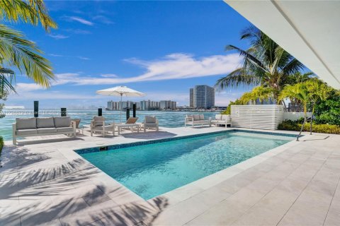 Condo in Miami Beach, Florida, 3 bedrooms  № 1864955 - photo 23