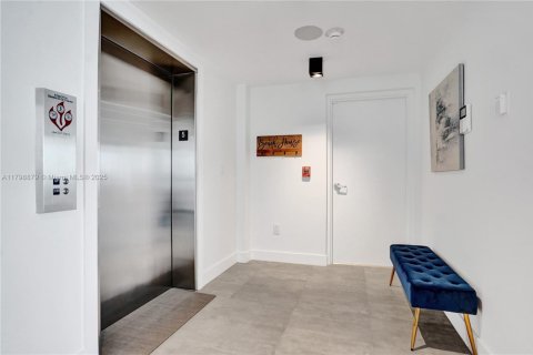 Condo in Miami Beach, Florida, 3 bedrooms  № 1864955 - photo 19