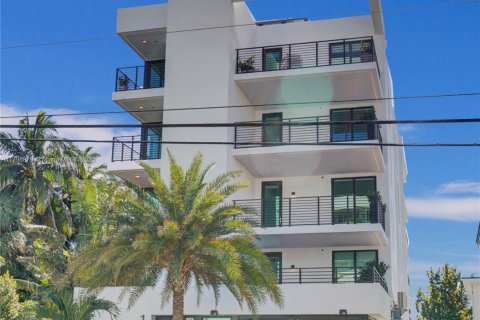 Condo in Miami Beach, Florida, 3 bedrooms  № 1864955 - photo 26